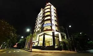 **  D&C Hotel Đà Nẵng Vietnam